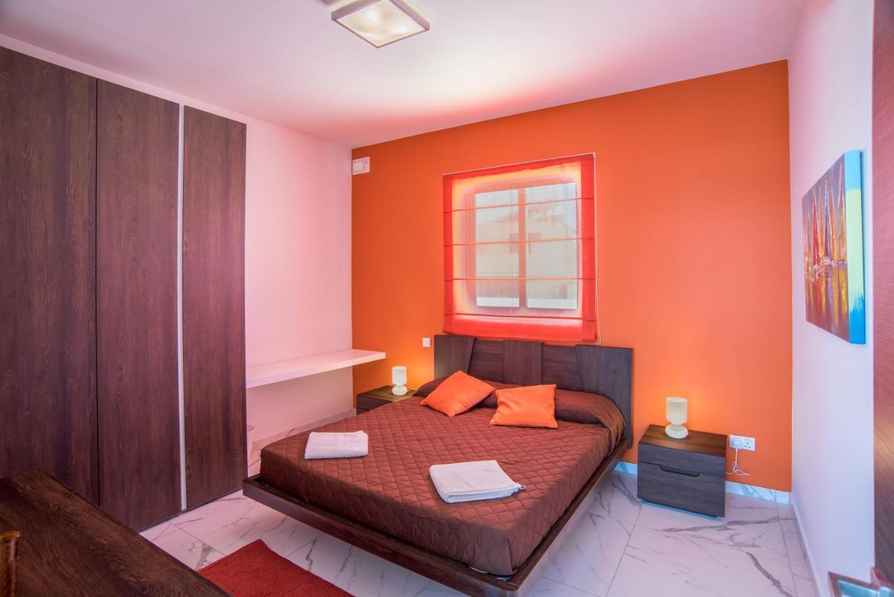 The Sea-Bank Villa Apartments Marsaskala Esterno foto