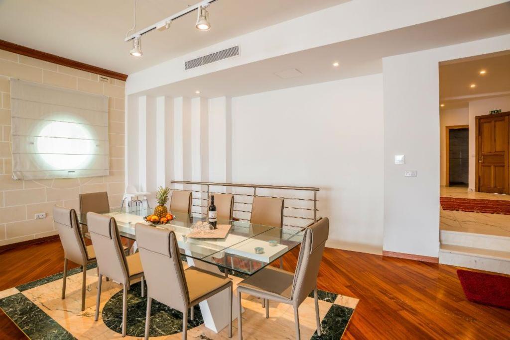 The Sea-Bank Villa Apartments Marsaskala Esterno foto